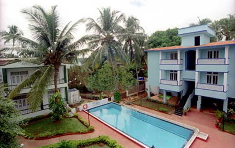 Summerville Beach Resort Candolim Exterior photo