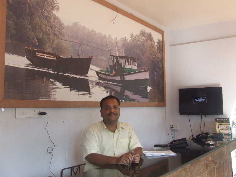 Summerville Beach Resort Candolim Exterior photo